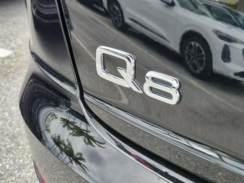 Mythos Black Metallic 2023 Audi Q8 55 Premium