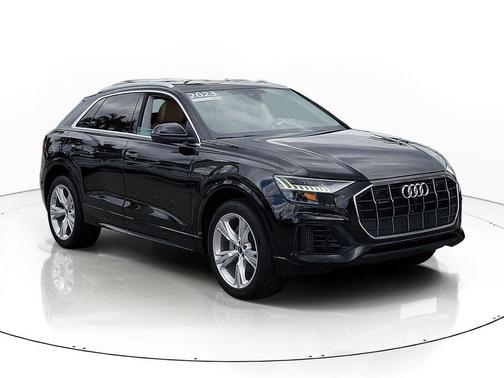 Mythos Black Metallic 2023 Audi Q8 55 Premium