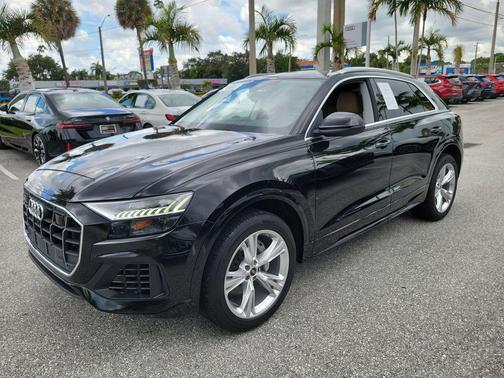 Mythos Black Metallic 2023 Audi Q8 55 Premium
