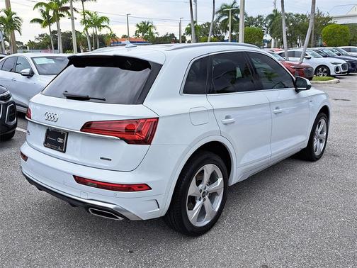 2023 Audi Q5 45 S line Premium Plus