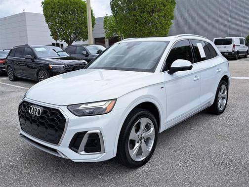 2023 Audi Q5 45 S line Premium Plus