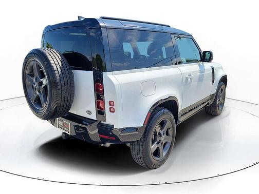 Fuji White 2023 Land Rover Defender 90 X-Dynamic SE