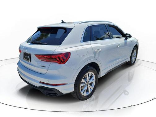 Glacier White Metallic 2025 Audi Q3 45 S line Premium Plus