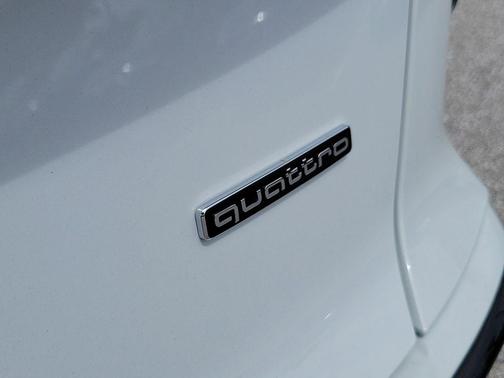 Glacier White Metallic 2026 Audi Q3 TFSI quattro S tronic