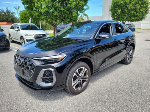 Mythos Black Metallic 2025 Audi Q5 Premium TFSI quattro S tronic