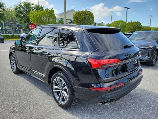 Black 2026 Audi Q7 45 Premium Plus
