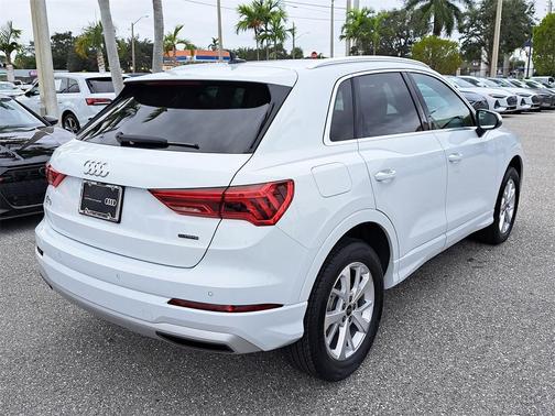 2023 Audi Q3 Premium 40 TFSI quattro Tiptronic