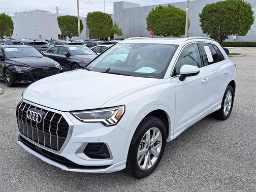 2023 Audi Q3 Premium 40 TFSI quattro Tiptronic