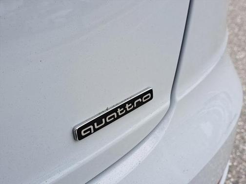 2023 Audi Q8 55 Premium Plus