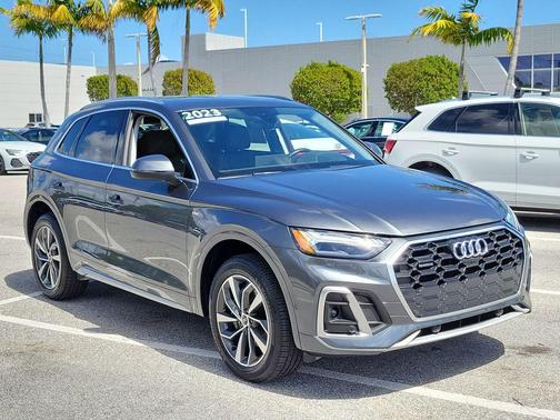 2023 Audi Q5 45 S line Prestige