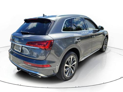 Daytona Gray Pearl Effect 2023 Audi Q5 45 S line Prestige