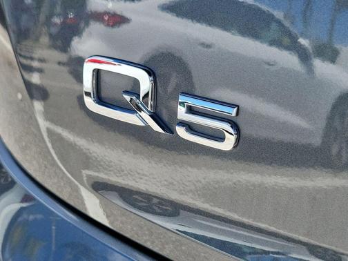 2023 Audi Q5 45 S line Prestige