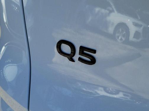Glacier White Metallic 2026 Audi Q5 Premium Plus TFSI quattro S tronic