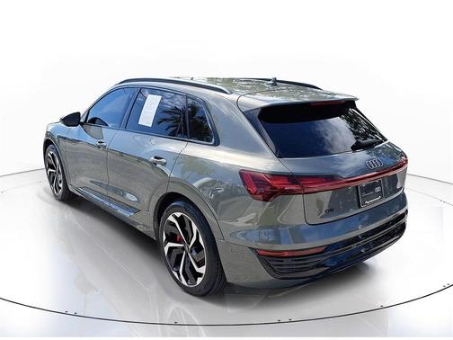 2024 Audi Q8 e-tron Premium Plus