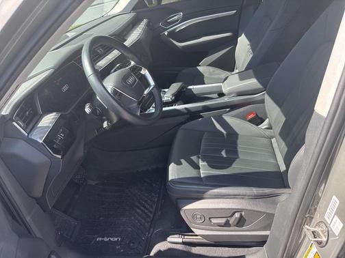 2024 Audi Q8 e-tron Premium Plus