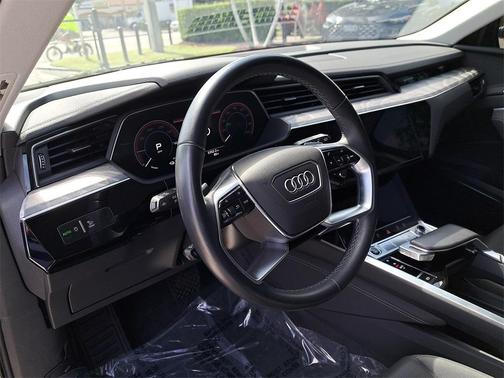 2024 Audi Q8 e-tron Premium Plus