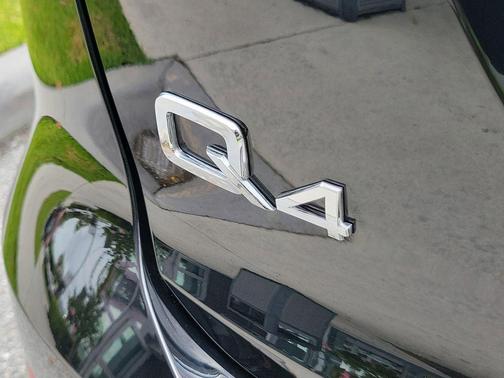 Mythos Black Metallic 2023 Audi Q4 e-tron Premium 40 RWD