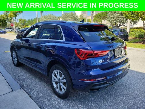 Navarra Blue Metallic 2025 Audi Q3 Premium 45 TFSI S line quattro Tiptronic
