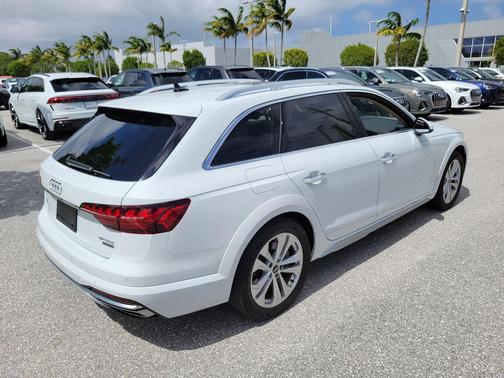 Glacier White Metallic 2023 Audi A4 allroad 45 Premium Plus