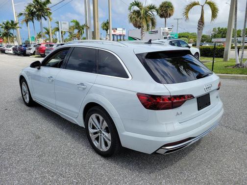 Glacier White Metallic 2023 Audi A4 allroad 45 Premium Plus