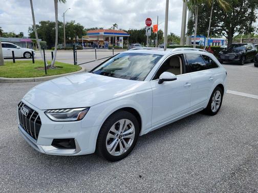 Glacier White Metallic 2023 Audi A4 allroad 45 Premium Plus