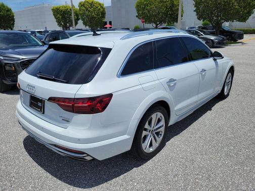Glacier White Metallic 2023 Audi A4 allroad 45 Premium Plus