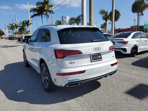 2023 Audi Q5 45 S line Premium Plus