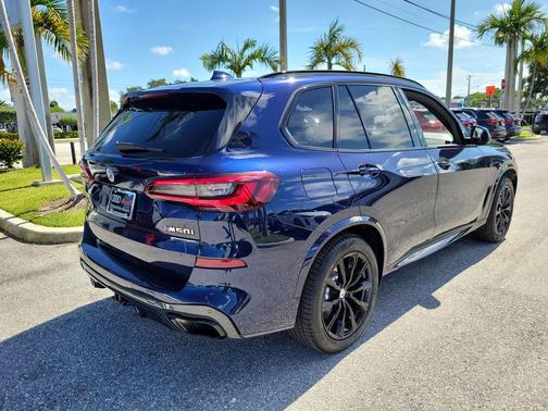 Tanzanite Blue II Metallic 2023 BMW X5 M50i
