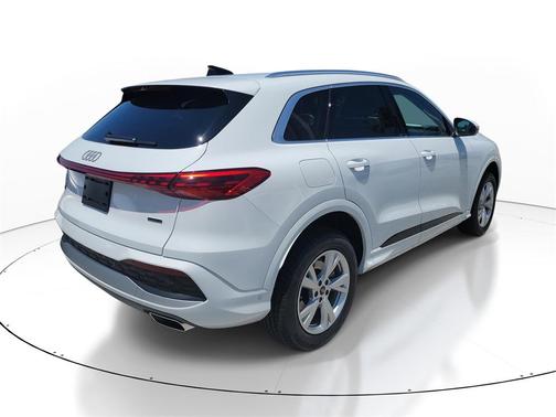 2025 Audi Q5 Premium
