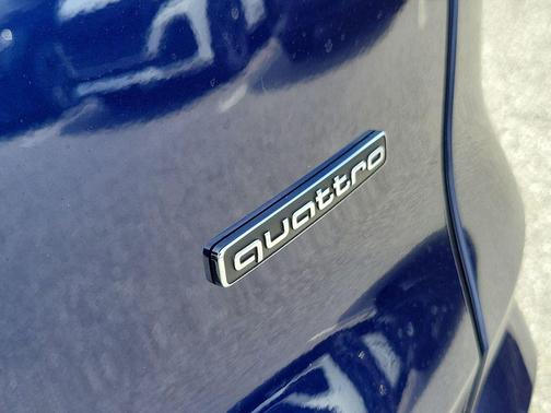 Navarra Blue Metallic 2026 Audi Q5 Premium Plus TFSI quattro S tronic