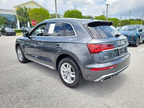 Daytona Gray Pearl Effect 2023 Audi Q5 45 S line Premium