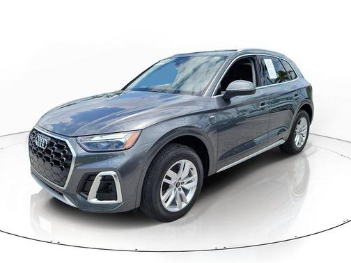 Daytona Gray Pearl Effect 2023 Audi Q5 45 S line Premium