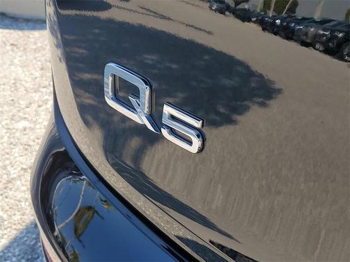 2023 Audi Q5 45 S line Premium