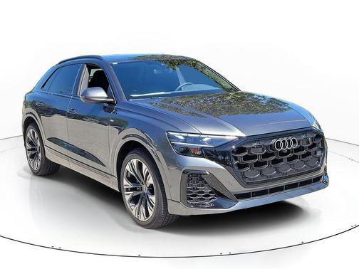 Daytona Gray Pearl Effect 2026 Audi Q8 55 Premium Plus