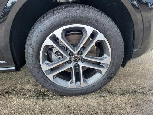2025 Audi Q5 Premium