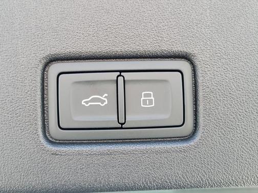 2025 Audi Q4 e-tron Premium Plus 55 quattro