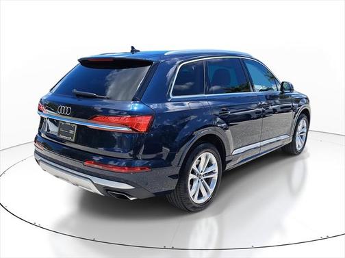 2025 Audi Q7 55 Premium Plus