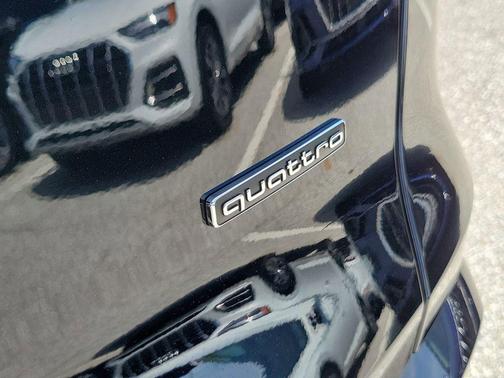 Mythos Black Metallic 2025 Audi Q5 Premium TFSI quattro S tronic