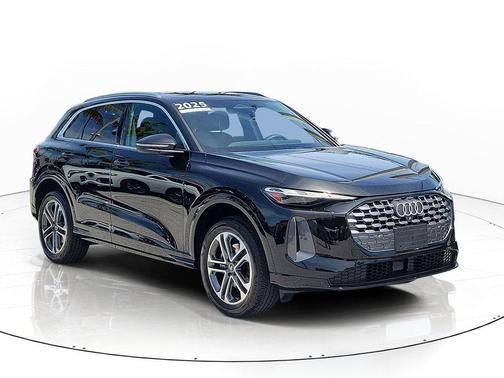 Mythos Black Metallic 2025 Audi Q5 Premium TFSI quattro S tronic