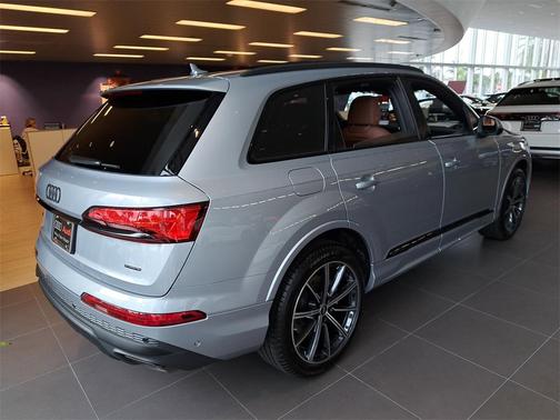 2026 Audi Q7 45 Premium Plus