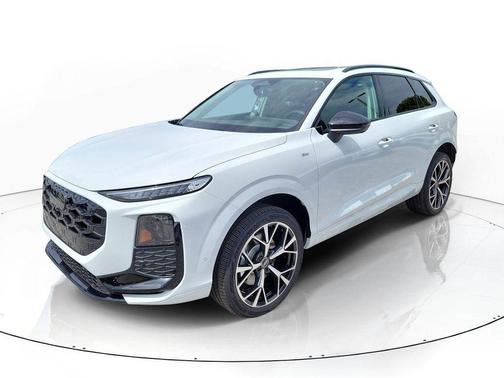 Glacier White Metallic 2026 Audi Q3 TFSI quattro S tronic