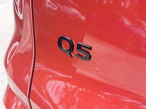 2025 Audi Q5 Premium