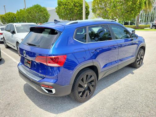 Dusk Blue Metallic 2024 Volkswagen Taos 1.5T SEL