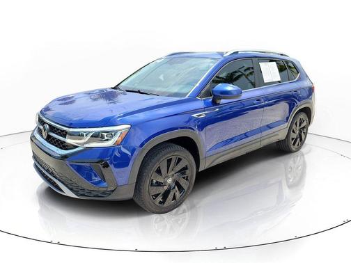 Dusk Blue Metallic 2024 Volkswagen Taos 1.5T SEL