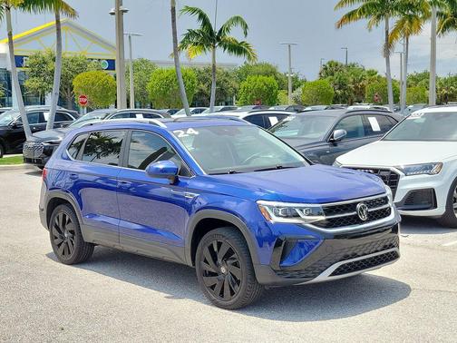 Dusk Blue Metallic 2024 Volkswagen Taos 1.5T SEL