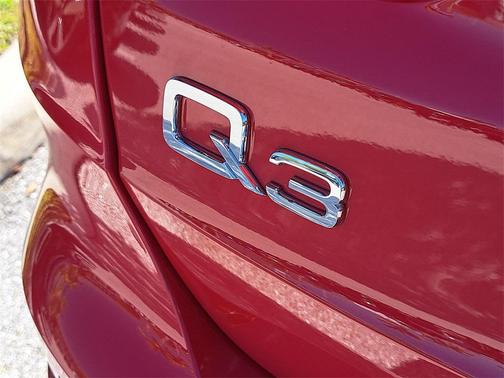 2025 Audi Q3 Premium 45 TFSI S line quattro Tiptronic