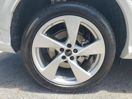 2025 Audi Q5 Premium Plus