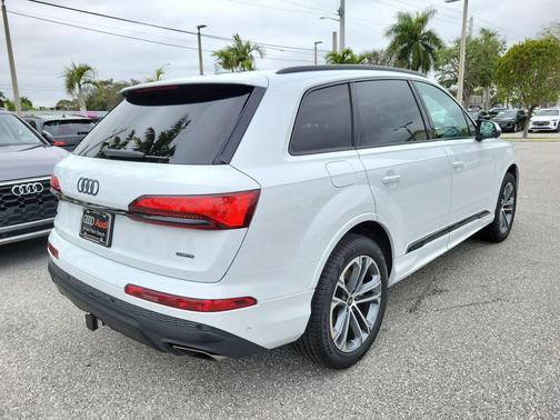 2026 Audi Q7 45 Premium