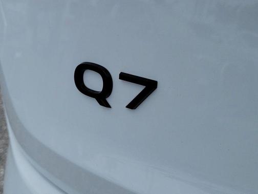 2026 Audi Q7 45 Premium