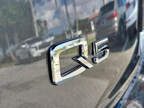 2024 Audi Q5 45 S line Premium